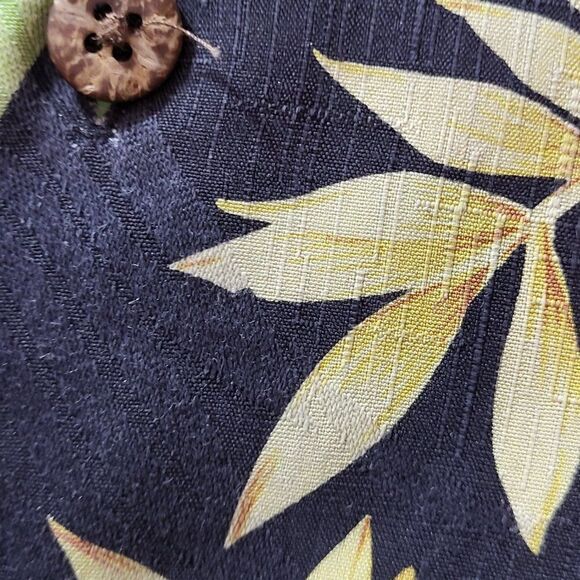 JA Banks Men's Traditional Fit Camp Shirt Size Large, Little Wear - Like New - Picture 7 of 8